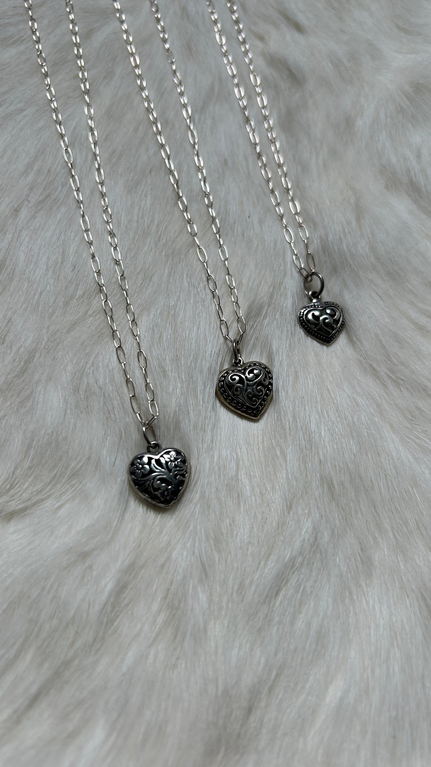 Filigree Tiny Heart Flat Necklace