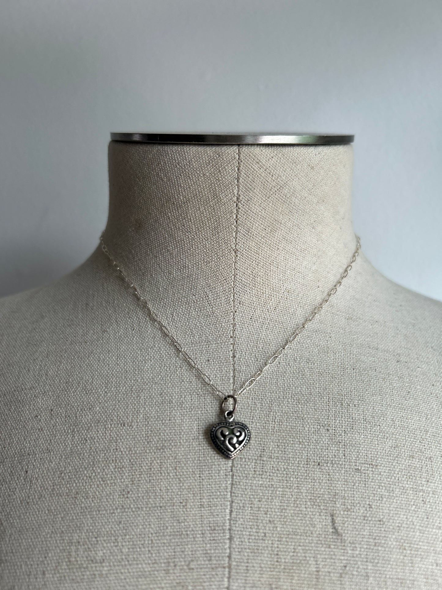 Filigree Tiny Heart Flat Necklace