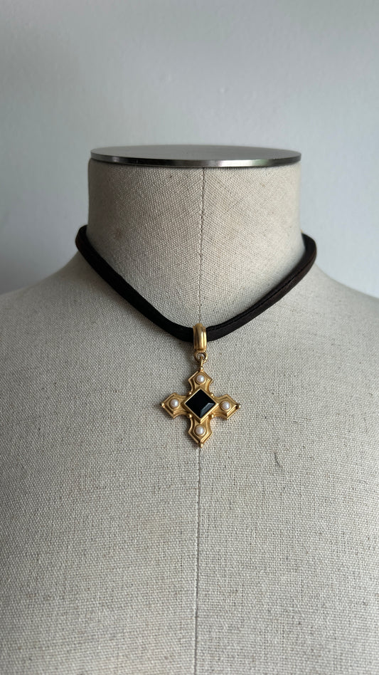 Cross Choker